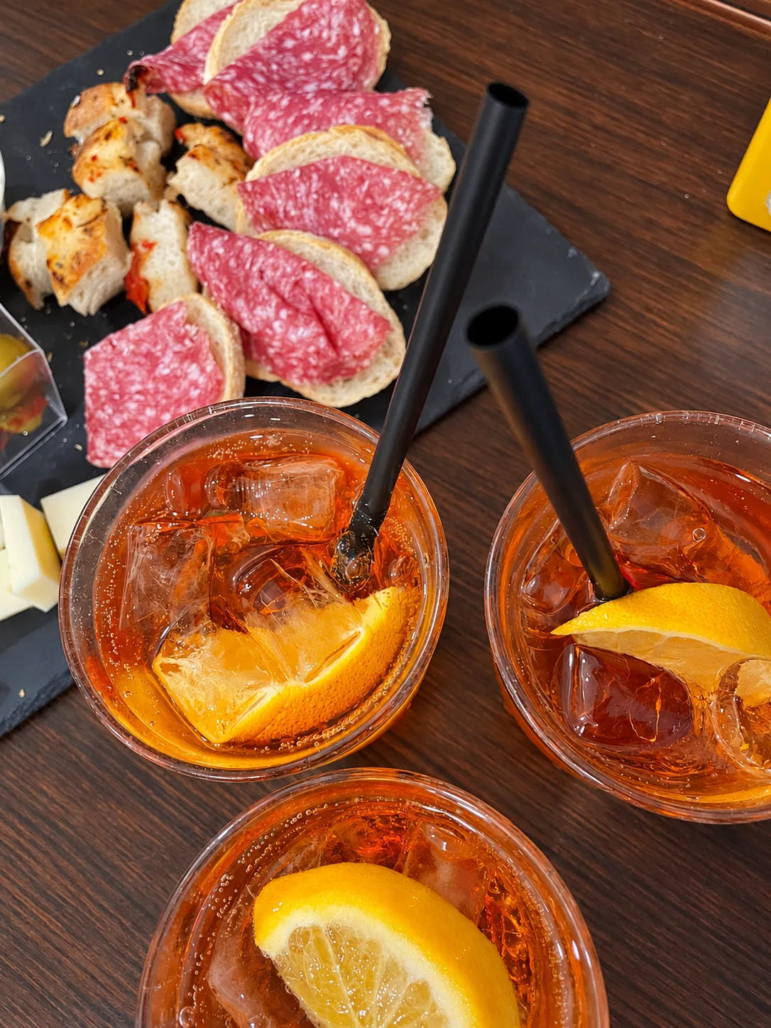 Spritz e tagliere per aperitivo al Bar Re Bianco